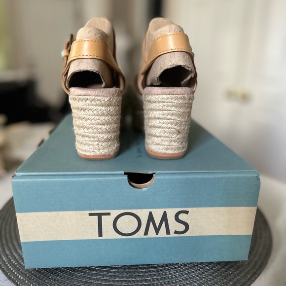Like New Toms Willow Natural Shimmer Canvas/Honey Leather espadrilles Size 6 - Picture 6 of 9